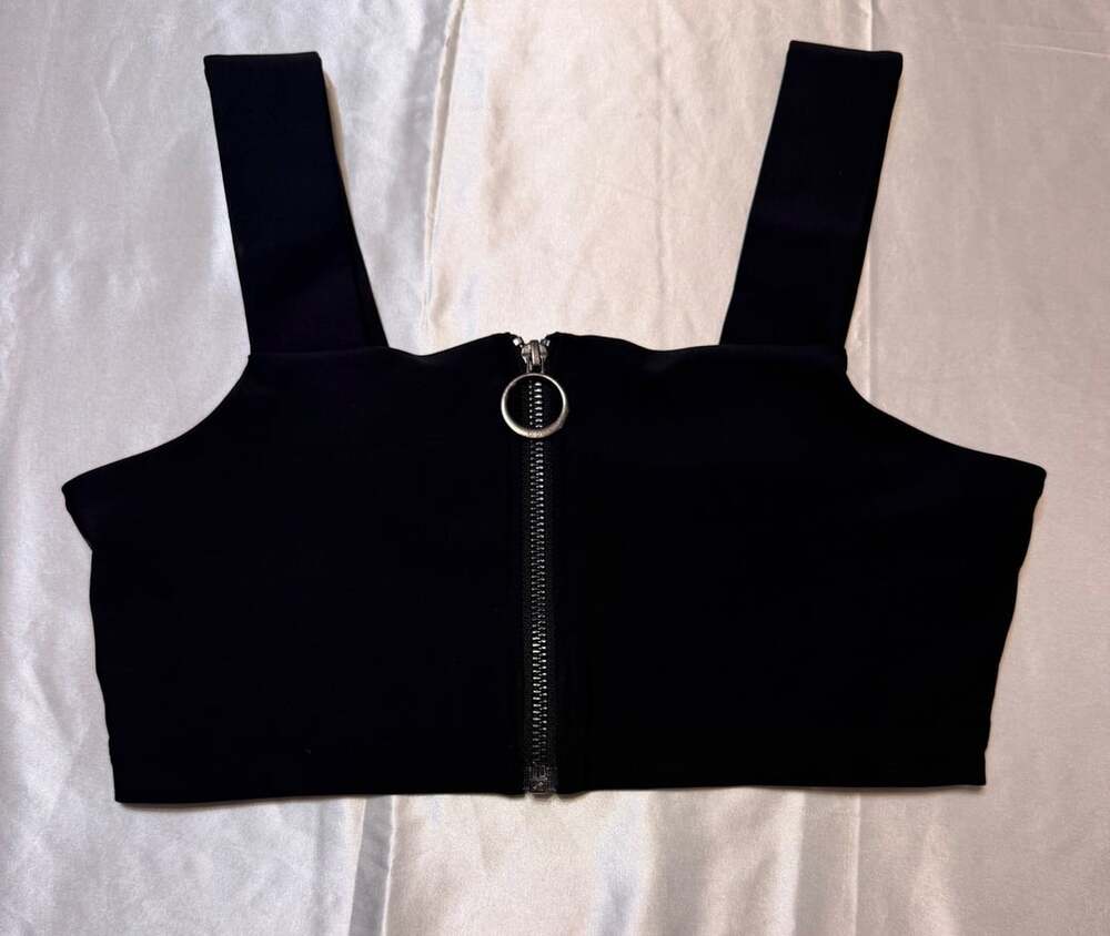 Alo Yoga Fast Sports Bra Black Women's Size S O-Ring Front Zip Crop Top